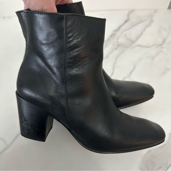 Charleston Shoe Co. Black Leather Drake Ankle Heeled Bootie Size 10 Date Party - Picture 5 of 16